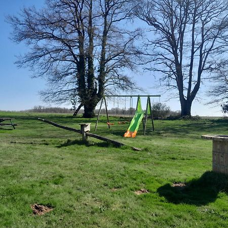 Gites A L'Ombre Des Chenes Chateauvieux  Bagian luar foto