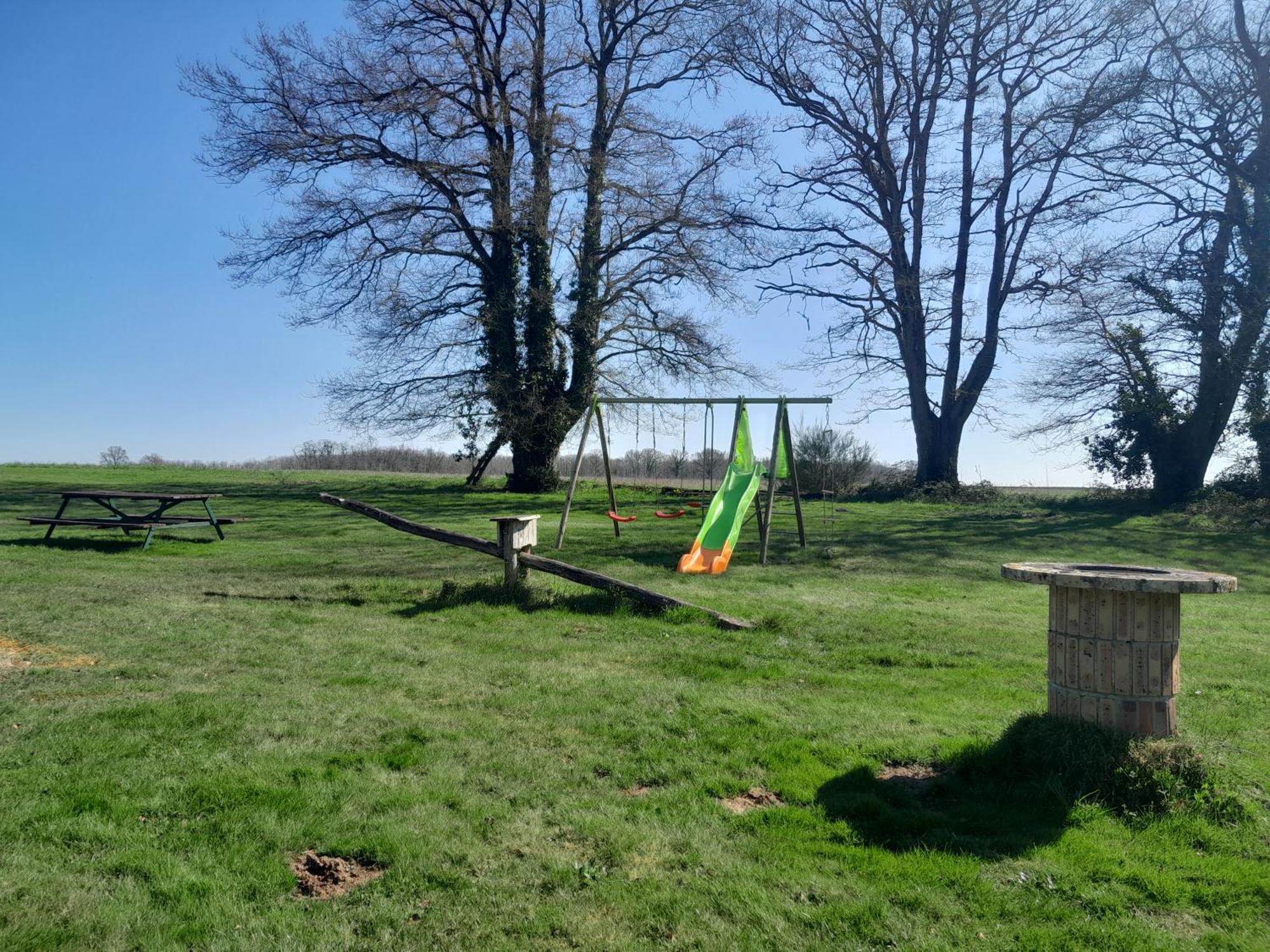 Gites A L'Ombre Des Chenes Chateauvieux  Bagian luar foto