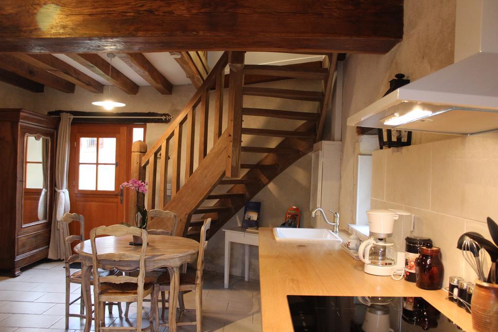 Gites A L'Ombre Des Chenes Chateauvieux  Ruang foto